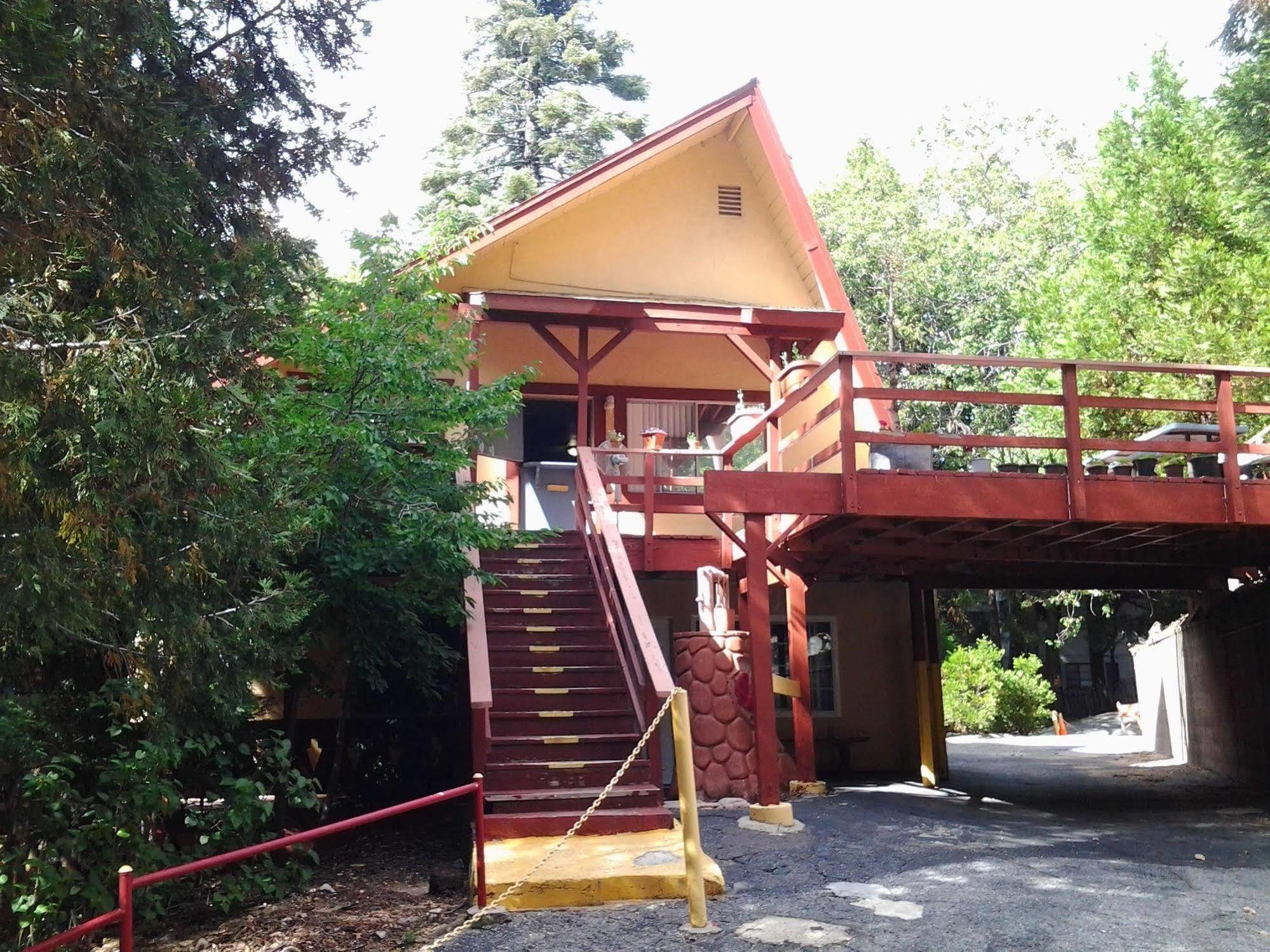 Arrowhead Mountain Inn Lake Arrowhead Exterior photo